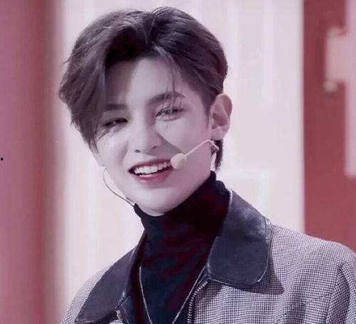 吃瓜娱乐黄明昊,吃瓜娱乐界的青春偶像